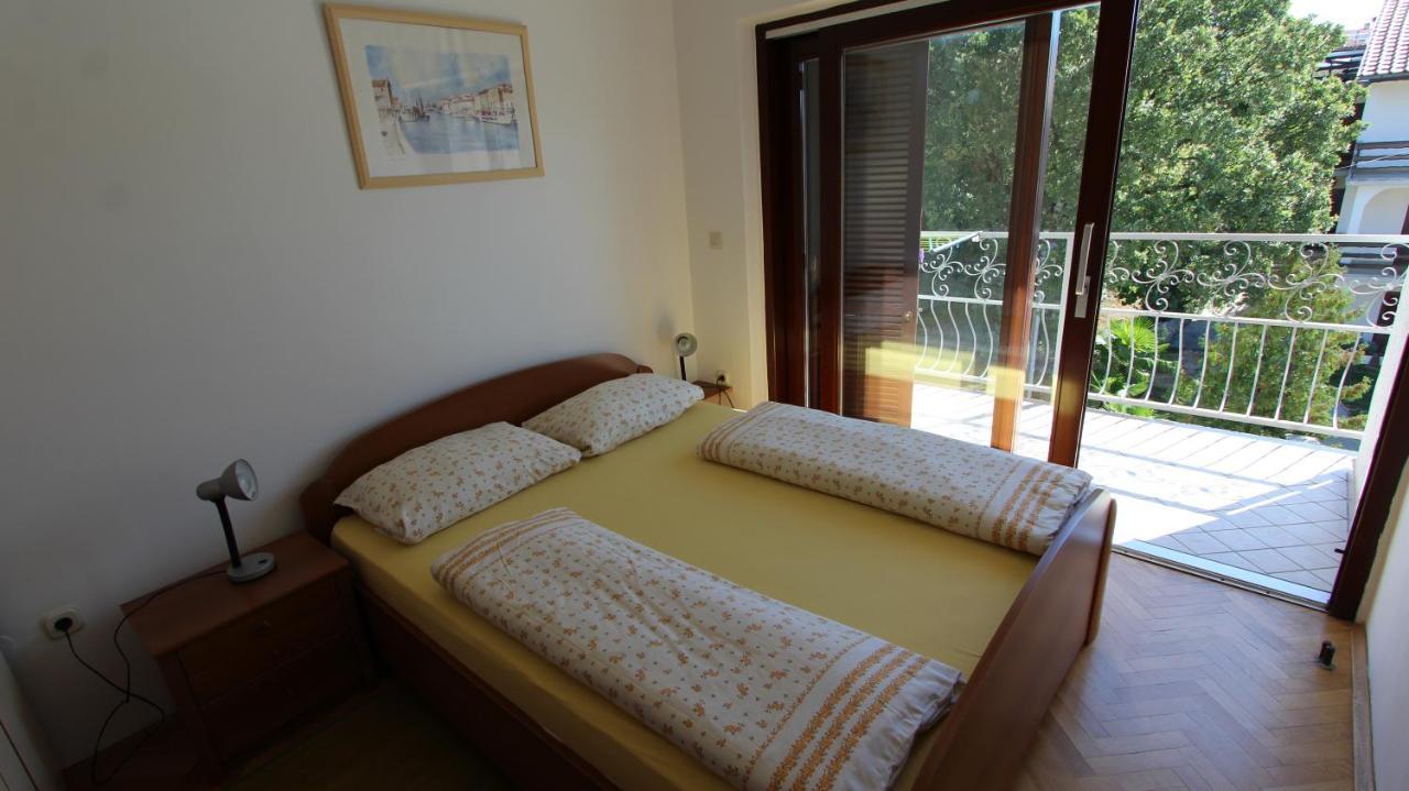 Apartmani Totic Malinska Exterior photo