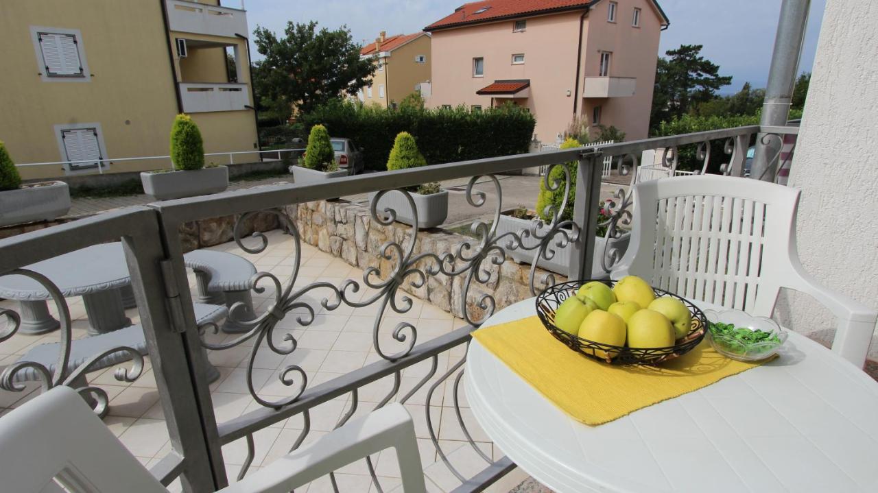 Apartmani Totic Malinska Exterior photo