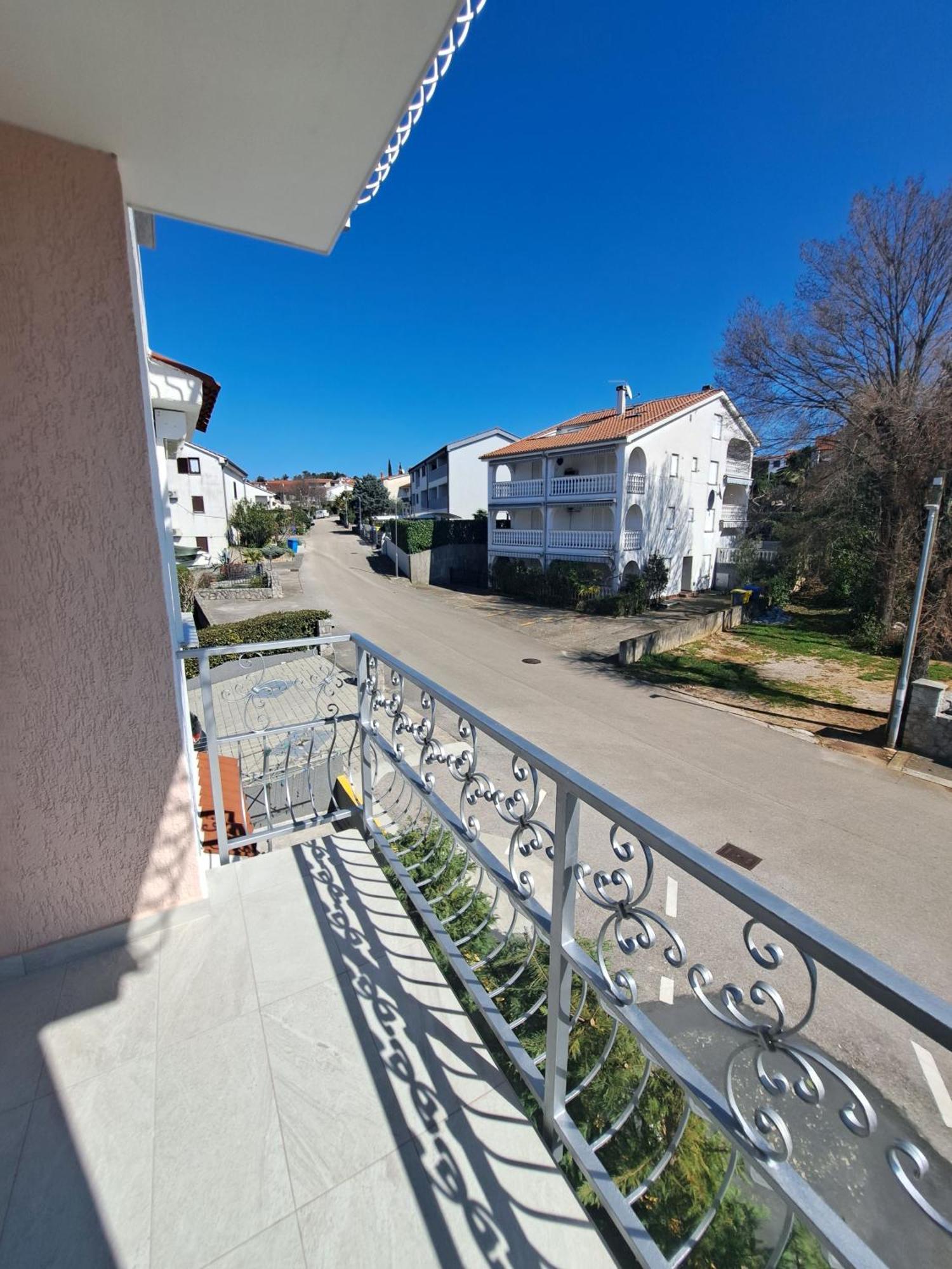 Apartmani Totic Malinska Exterior photo