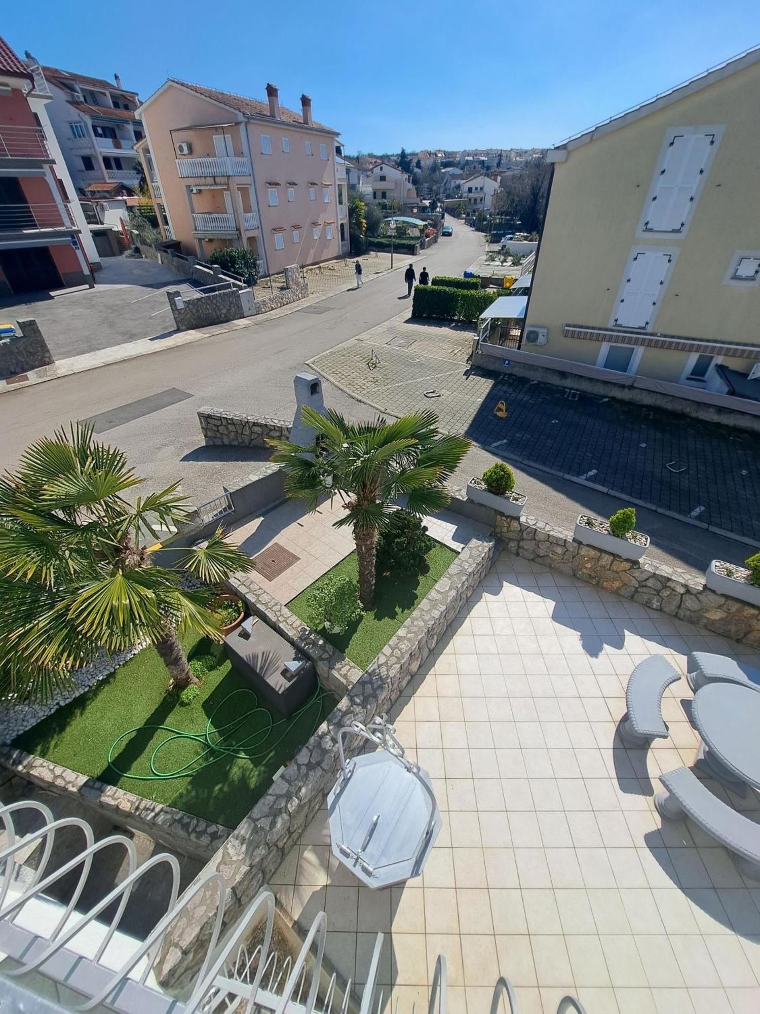 Apartmani Totic Malinska Exterior photo