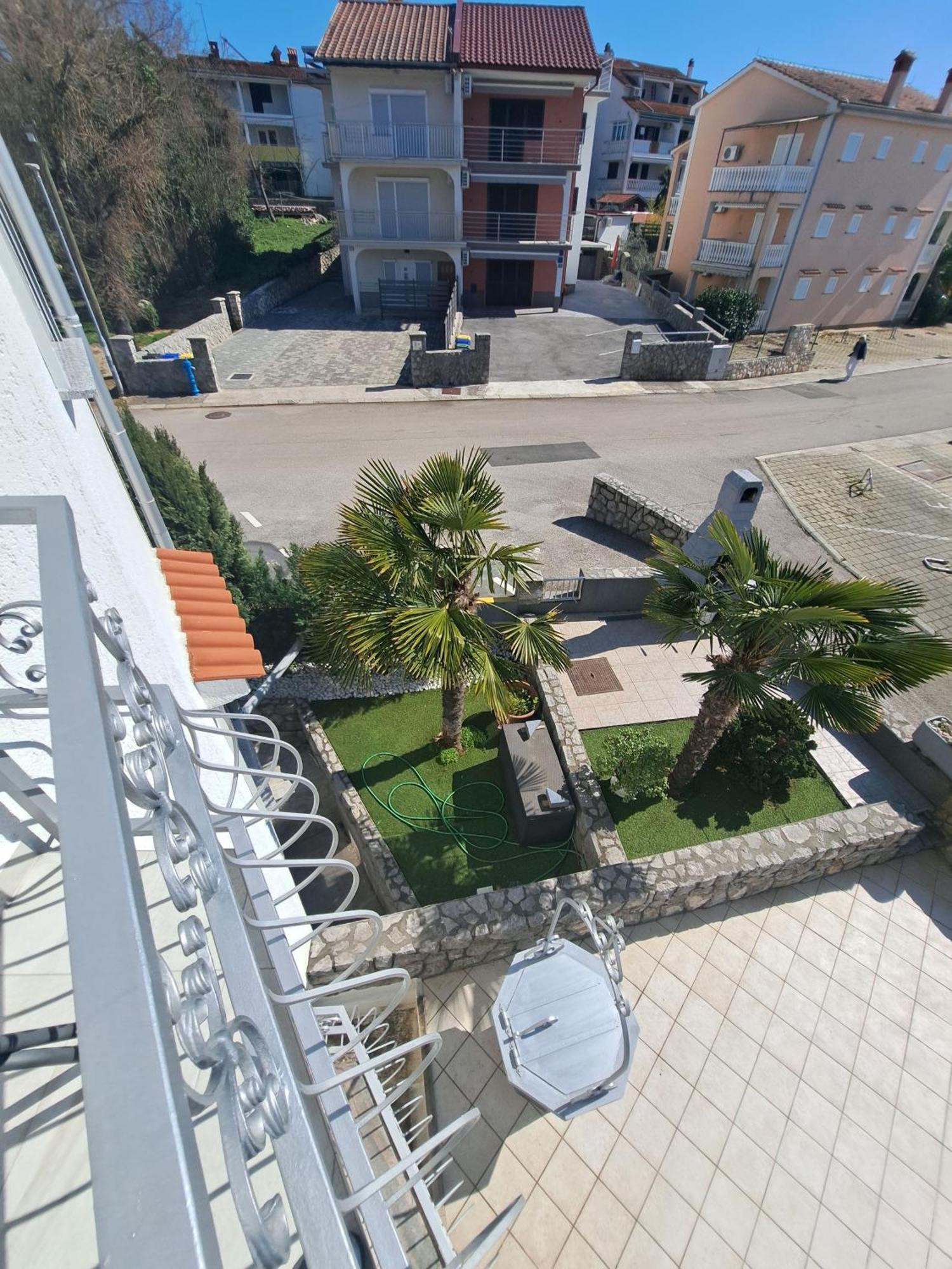 Apartmani Totic Malinska Exterior photo